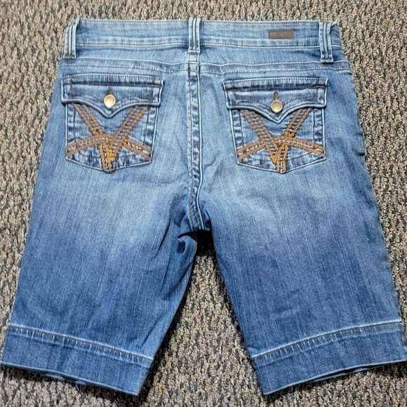 Kut from the Kloth Natalie Bermuda Denim Shorts Size 8 - Picture 14 of 15